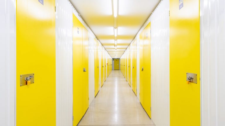Self-stockage et garde-meuble : numéroter les box, baliser les allées, tenir dans le temps